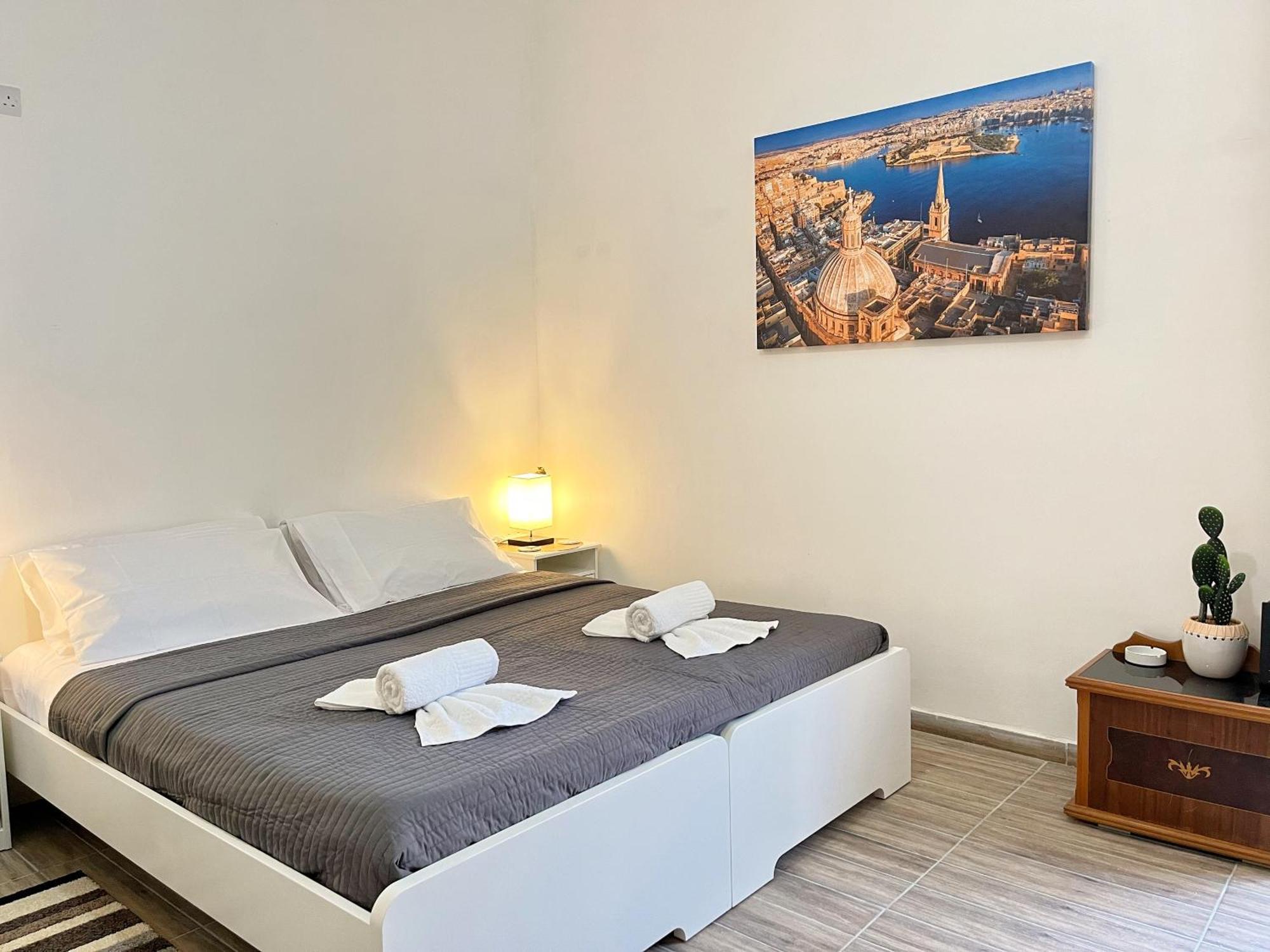 Maria & Matthias - Apartments In Central Of Floriana Eksteriør bilde